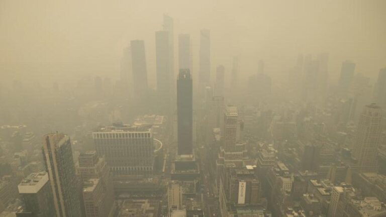Wildfire smoke from Canadian blaze blankets New York