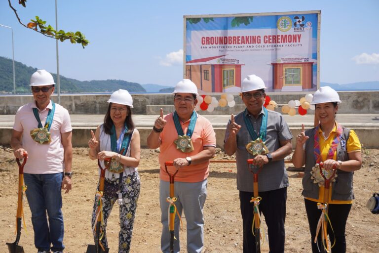 The Department of Science and Technology (DOST) and the Local Government Unit of San Agustin jointly led the groundbreaking ceremony for a proposed 1-ton capacity Ice Plant at the Marine Fish Landing Center along Carmen Bay in San Agustin.