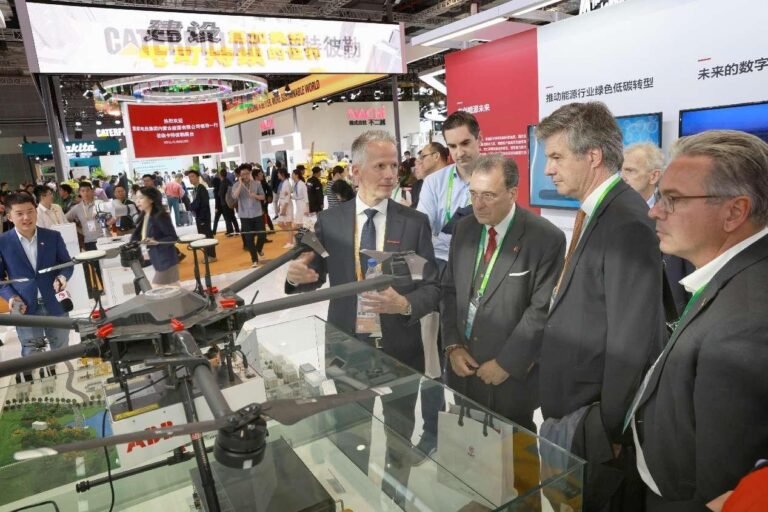 China further facilitates exit-and-entry services for better mobility of personnel