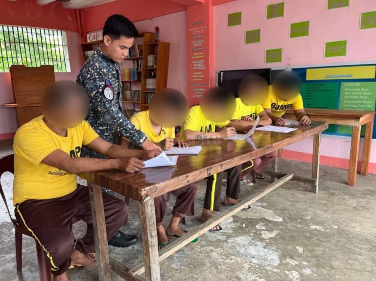 100% of PDL pop in Naujan gets PhilHealth membership, services